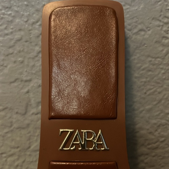 Zara Brown Sandals with Gold Accents - Picture 7 of 11